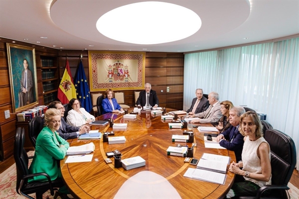 MANOS LIMPIAS DENUNCIA POR PREVARICACIÓN A CONDE-PUMPIDO