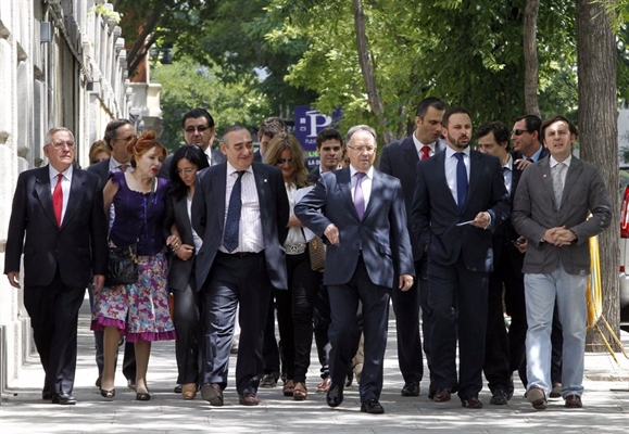 ESPAÑOLES, RECORDAD QUE BILDU ESTÁ EN LAS INSTITUCIONES PORQ